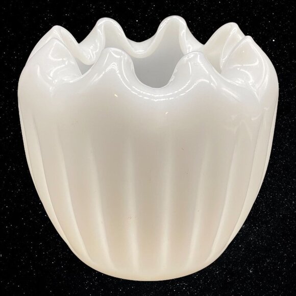 Vintage Fenton White Milk Glass Pinched Rose Vase Bowl 4”T 4.5”W - Picture 5 of 9